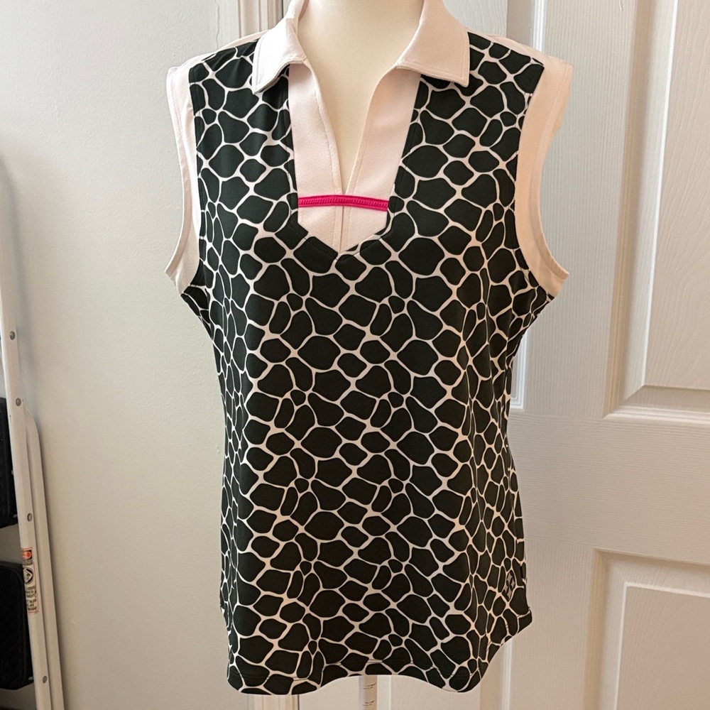 Jofit Green and White Geometric Sleeveless golf Blouse